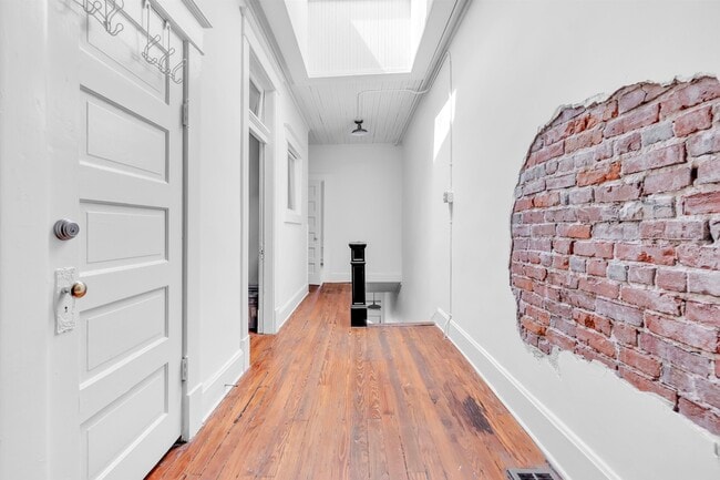 Building Photo - 2553 Broad Ave