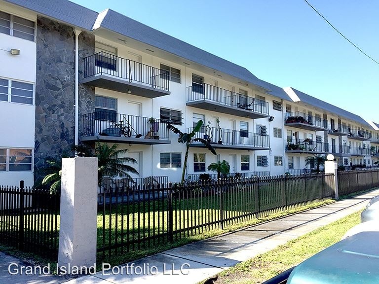 Primary Photo - Studio, 1 bath Apartment - 2350 NE 173 Street
