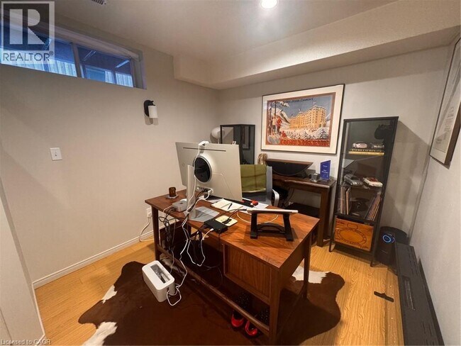 Building Photo - 465 Beechwood Pl