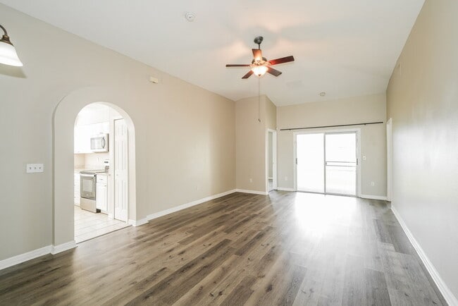 Foto del edificio - 30932 Midtown Ct