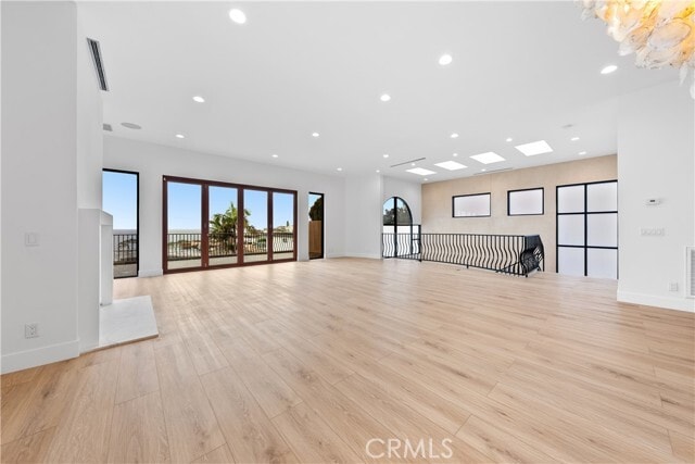 Building Photo - 163 Nyes Pl