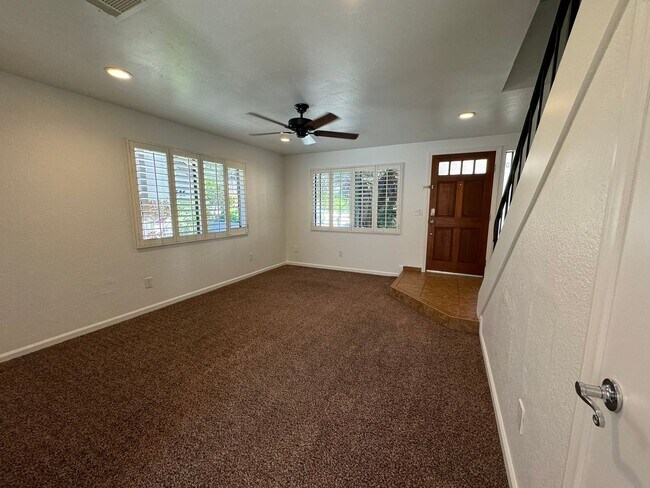 Foto del edificio - 2BR/1.5BA CONDO w/ 2 assigned PARKING SPOTS in ALPINE AVAILABLE NOW!