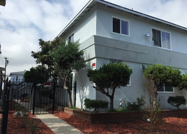 Primary Photo - 1577 Pine Ave