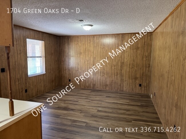 Foto del edificio - 1704 Green Oaks Dr SE