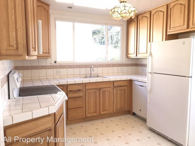 Building Photo - 3 br, 1.5 bath House - 92 Eastgate Dr.