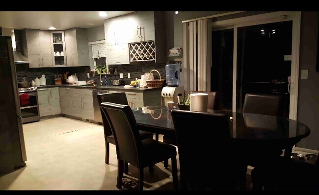 Foto del edificio - 10210 SE Reedway St