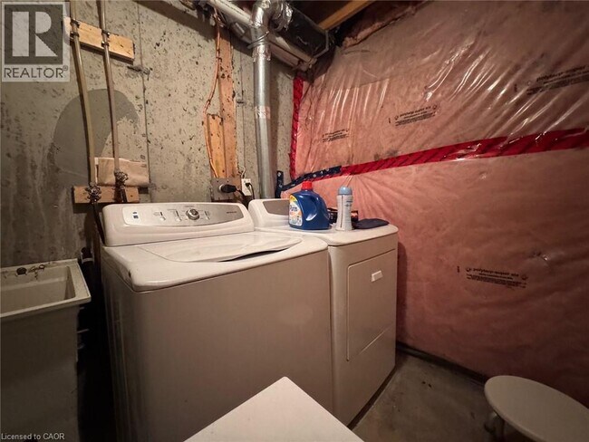 Building Photo - 517 Northbrook Pl