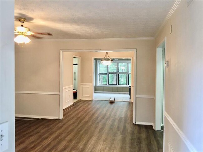 Foto del edificio - 404 Park Ridge Cir
