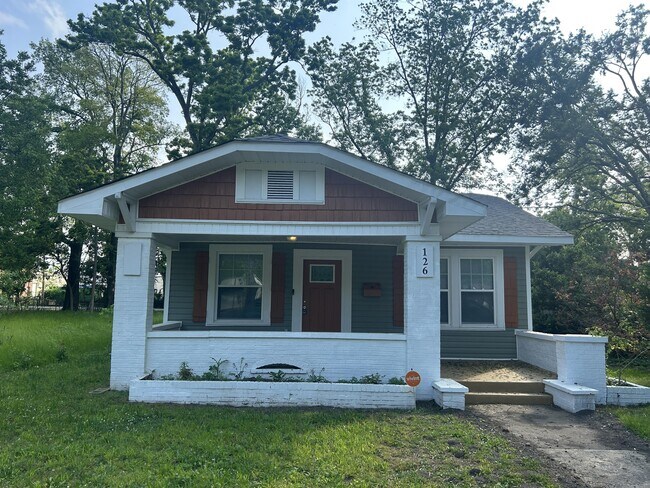 Building Photo - 126 66th Pl N