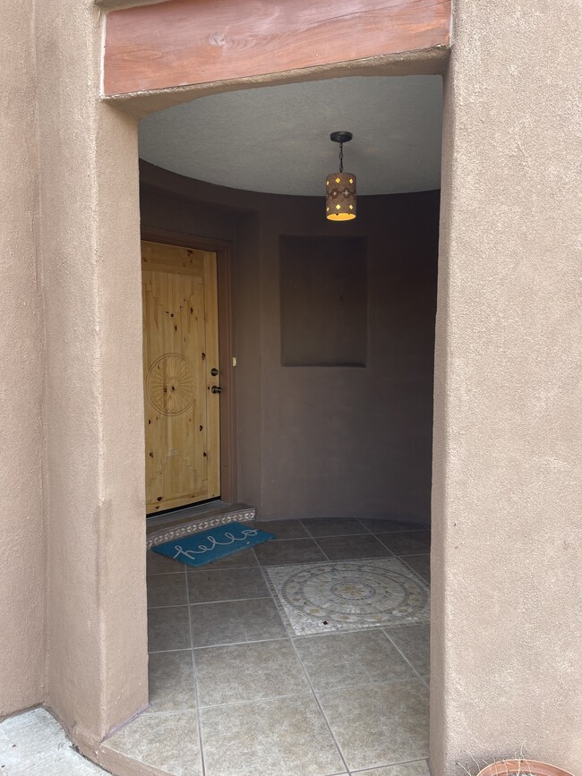 Building Photo - 7304 Via Contenta NE