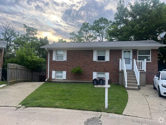 Building Photo - 816 Tokay Ln