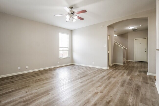 Foto del edificio - 1303 Sunny Meadows Loop