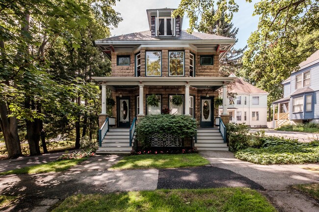 32-34 Avenida Agradable - 34 Pleasant Ave