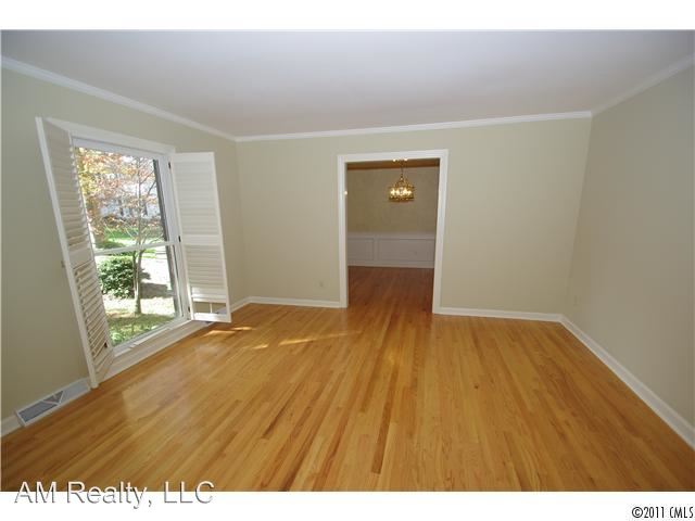 Building Photo - 556 Medearis Dr