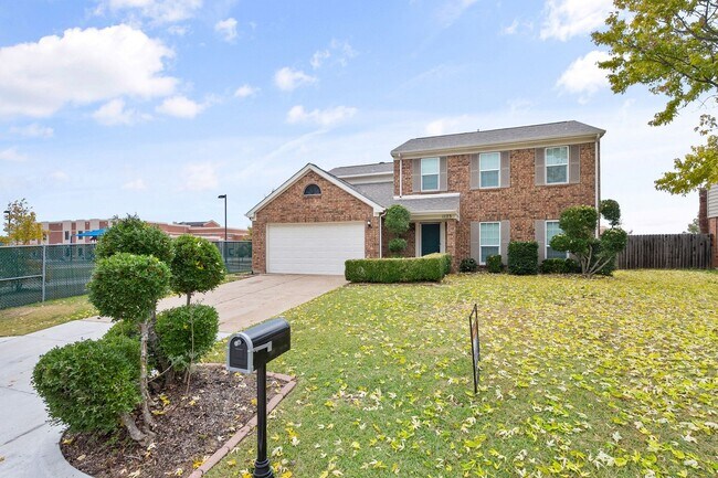 Foto del edificio - Mansfield Country Club Home