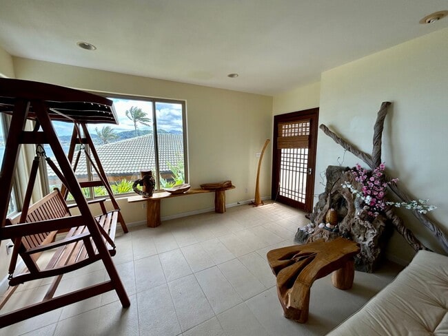 Building Photo - Hawaii living at its best.  Beautiful Kane...