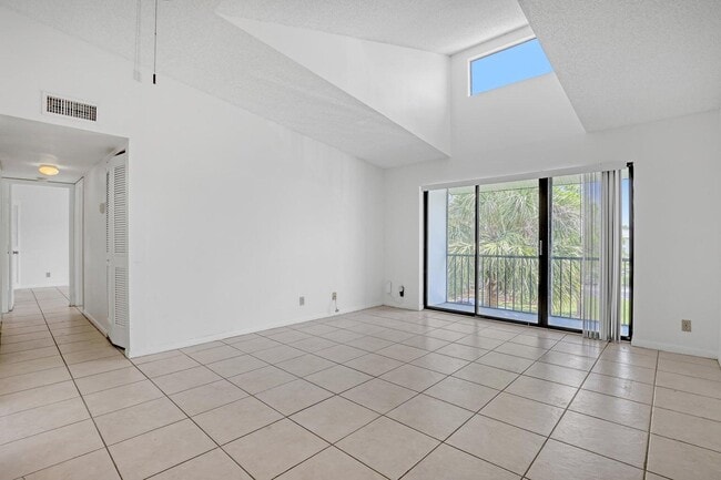 Building Photo - 3612 Alder Dr