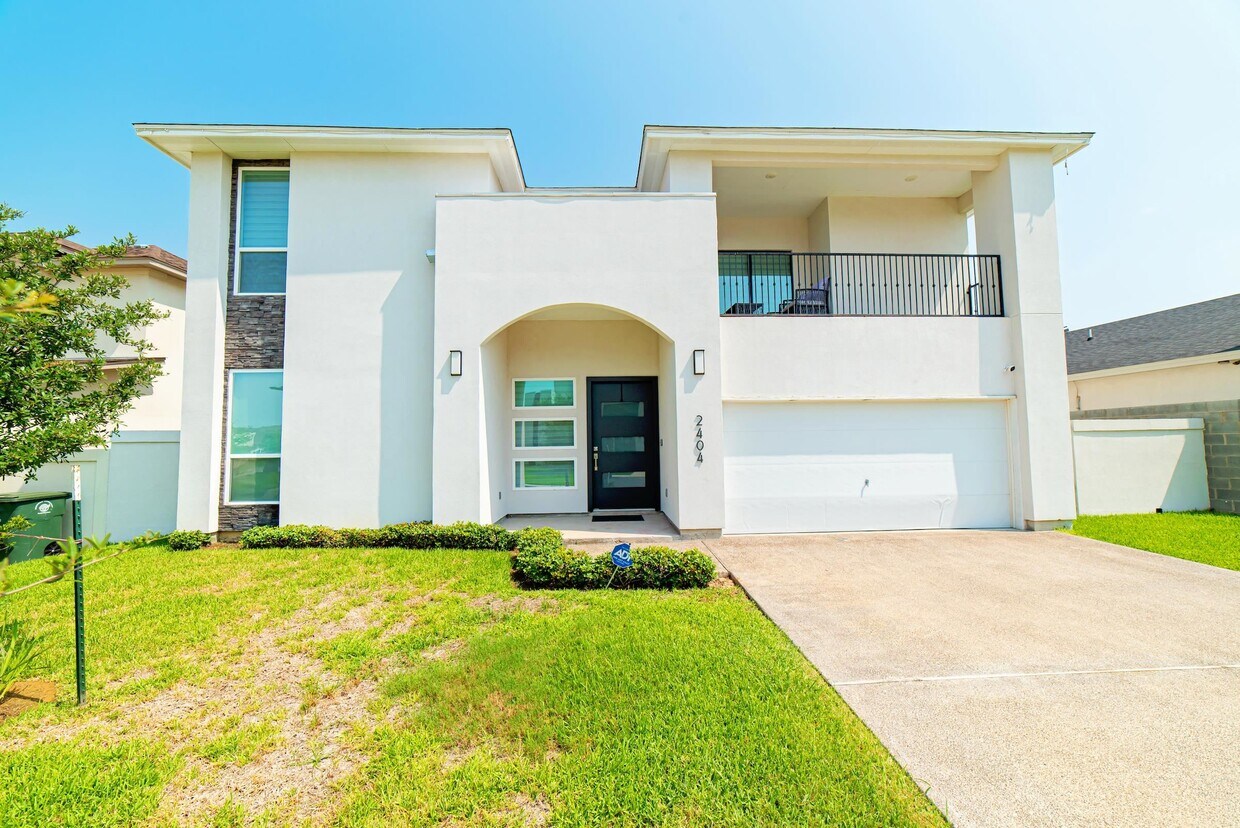 Foto principal - 2404 Norman Mailer Dr