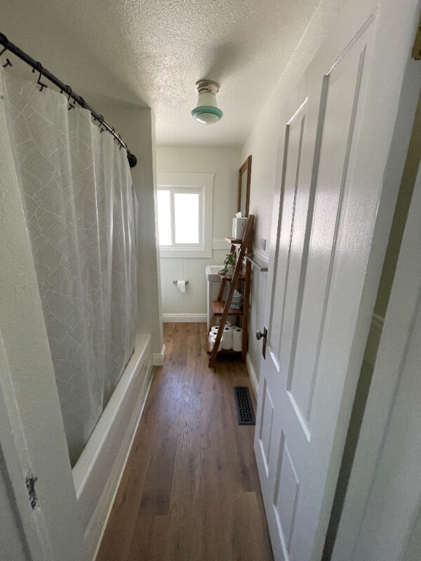 Foto principal - 329 W 5th St