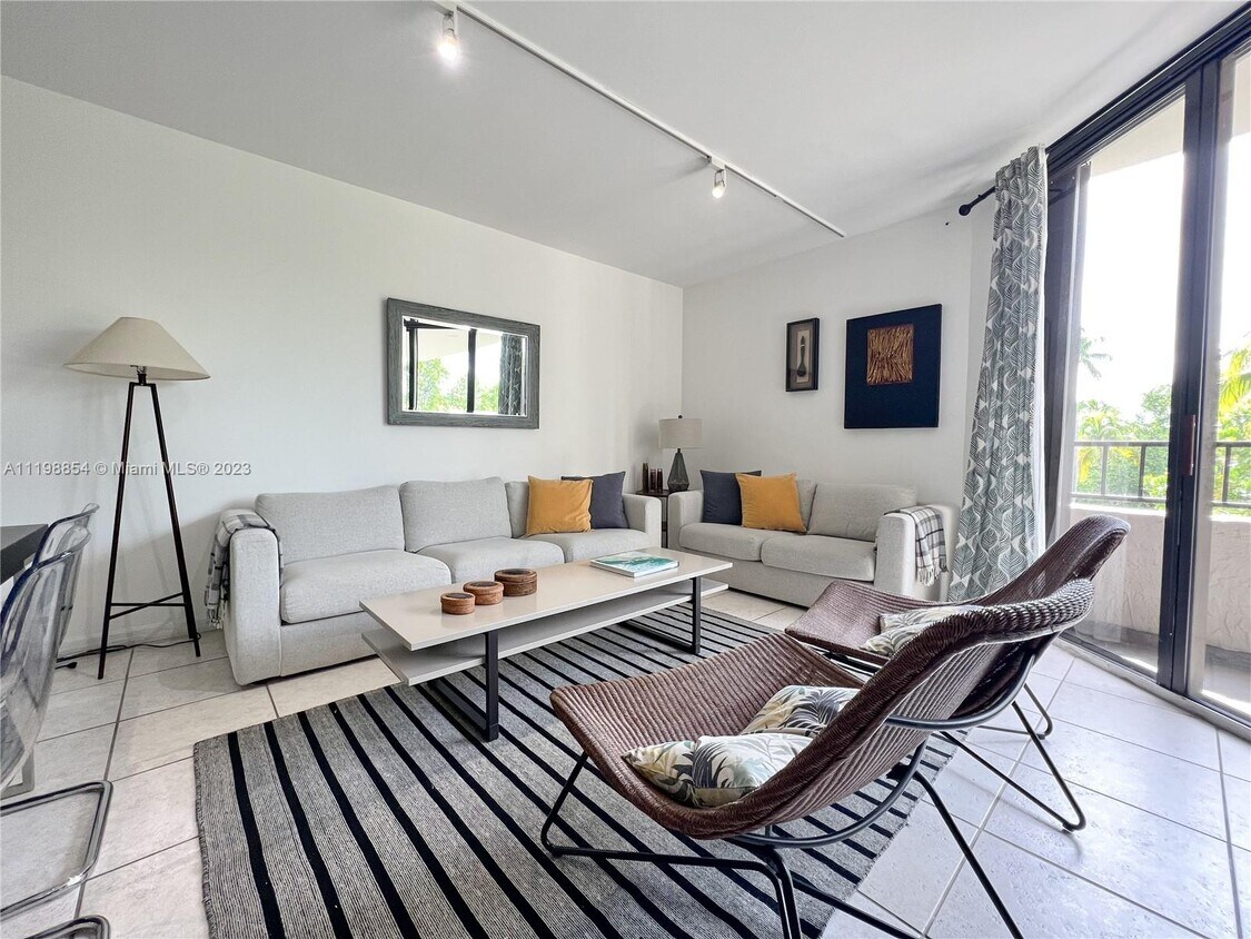 Foto principal - 101 Crandon Blvd