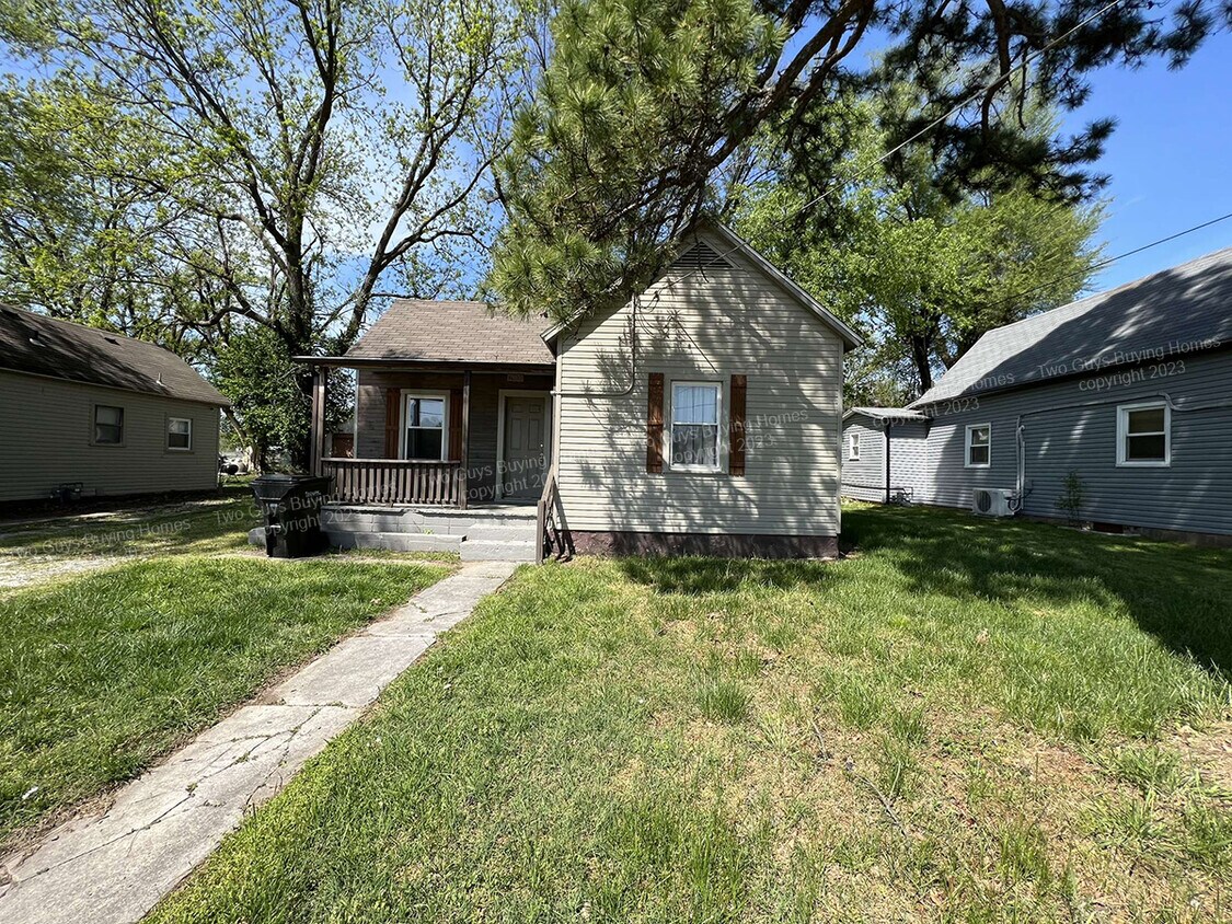 1835 N Rogers Ave, Springfield, MO 65803 House for Rent in Springfield, MO