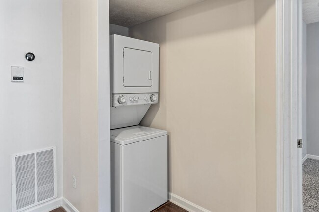 Building Photo - Beautiful Two Bedroom, Two Bathroom Condo