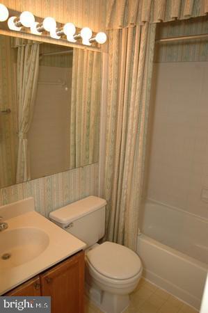 Building Photo - 7805 Brookview Ct