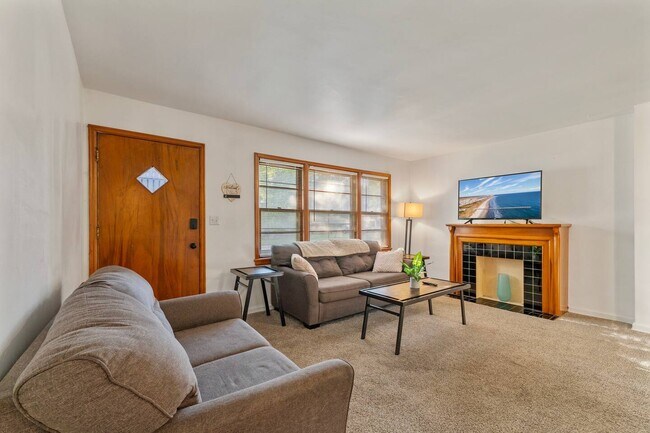 Foto del edificio - 2108 N Hood St