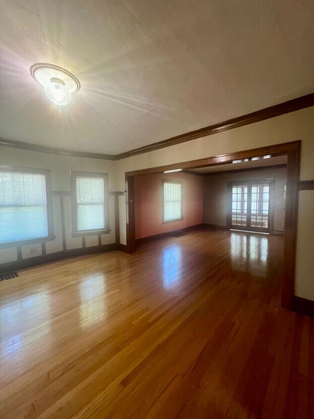 Foto principal - 301 S Chicago Ave