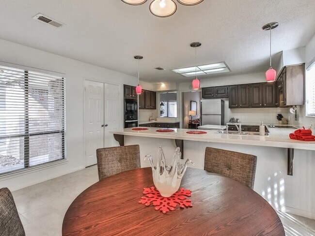 Building Photo - 14707 Silver Sands St