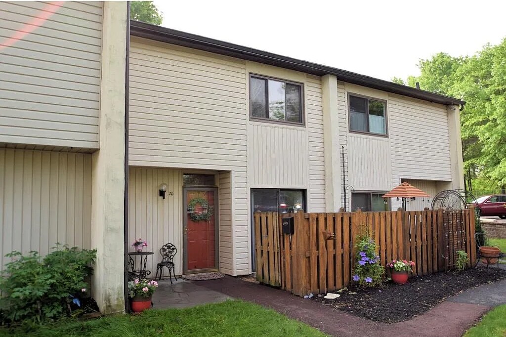 20 Centennial Ridge Dr Unit 20, Telford, PA 18969 Condo for Rent in