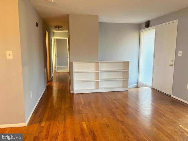 Photo - 6323 Fenton Ct House