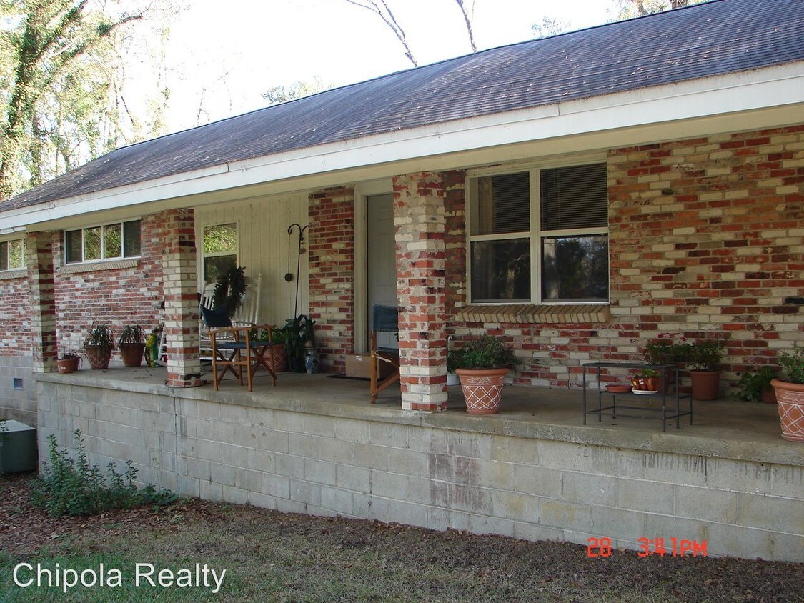 2 br, 1 bath House 4327 B 6th Ave House for Rent in Marianna, FL