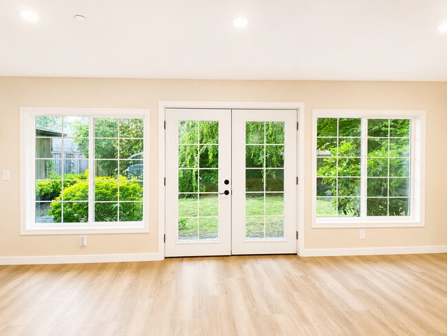 Foto del edificio - Beautifully Remodeled Home in Prime Kirkland Location | Designer Finishes | Spacious Layout | Top...