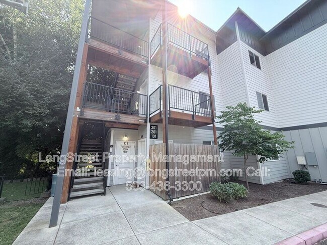 Foto del edificio - 433 Chemawa Rd N