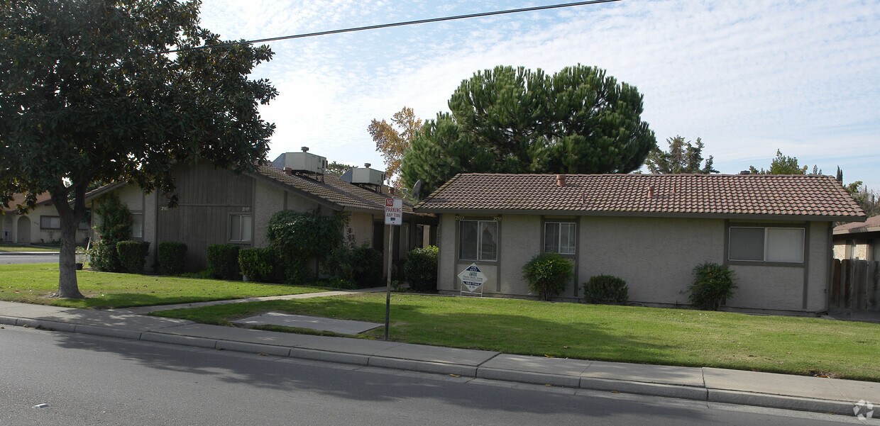 Building Photo - 2501 N Winton Way