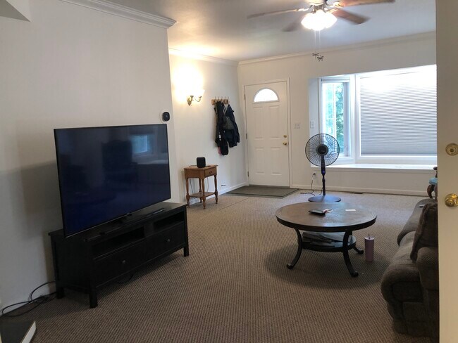 Foto del edificio - 308 NW Webb St