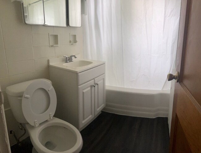 Foto del edificio - 974 Debbe Ln