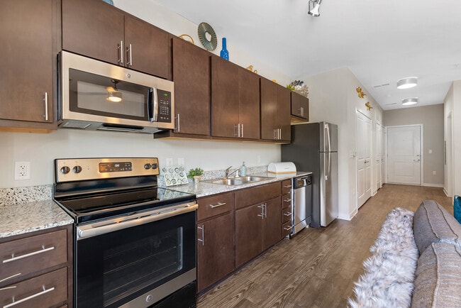 Building Photo - Main & Stone