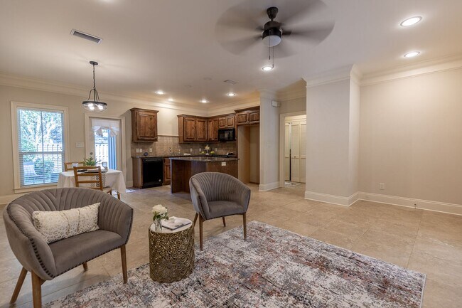 Building Photo - 2BR/1BA in Fairhope!