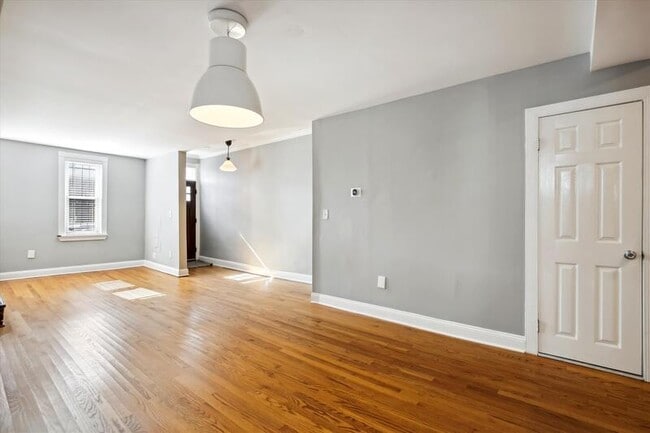 Building Photo - 1246 Wylie St NE