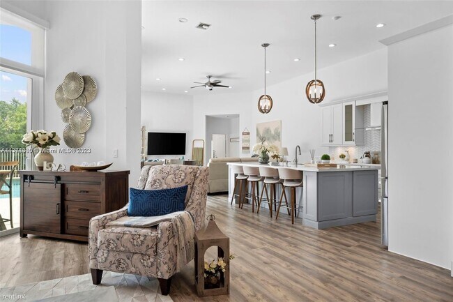 Foto del edificio - 5 br, 3 bath House - 3059 Lakewood Dr