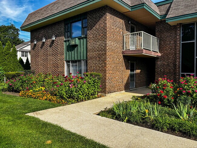 Foto del edificio - 444 Spring Rd