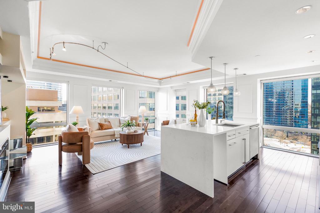 Photo - 1111 19th St N (Arlington, VA)