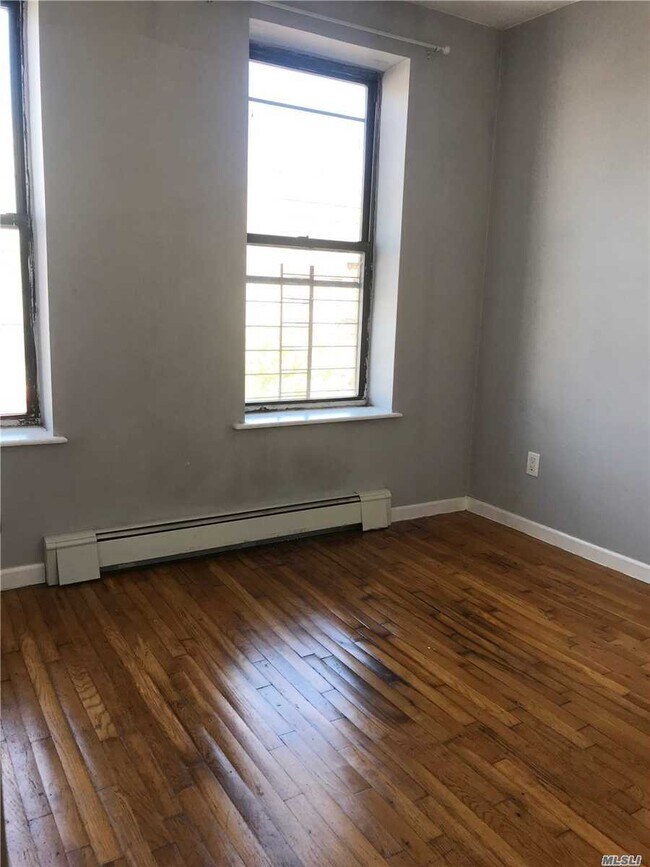 Building Photo - 1524 St Johns Pl