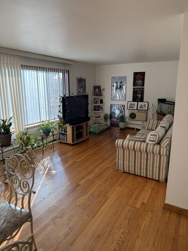 Foto del edificio - 3852 N Elston Ave