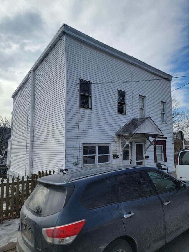 Foto del edificio - 437 Morgan Ave