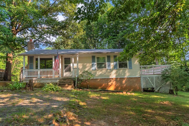 Foto del edificio - 795 Holly Corner Rd