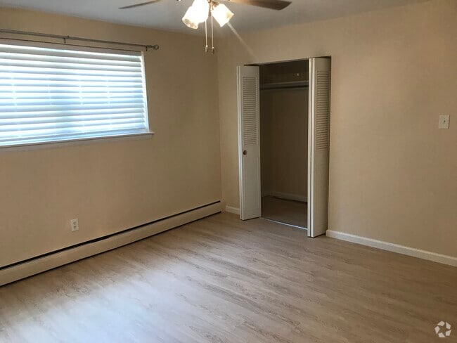 Building Photo - 340 Woodlawn Ter