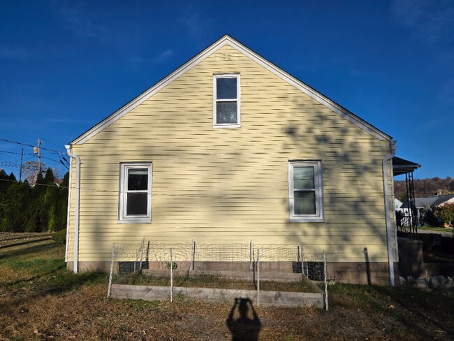 Building Photo - 4619 Highland Ave